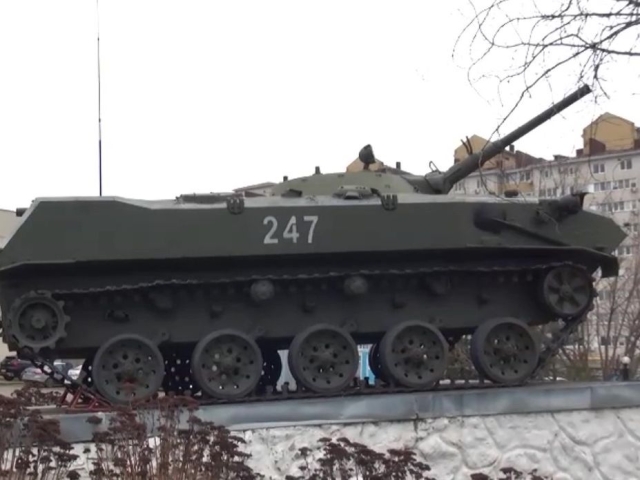 <i>Накануне 23 февраля в Ставрополе гаишники передали помощь десантникам</i>
