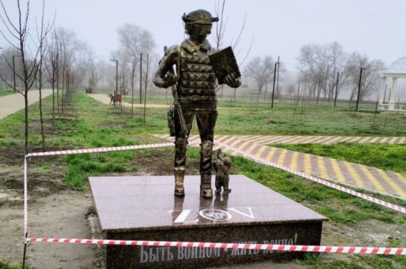 В Моздоке демонтировали вызвавший резонанс памятник участникам СВО