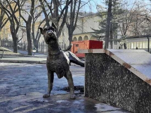 В мэрии Кисловодска прокомментировали установку скульптуры писающего пса