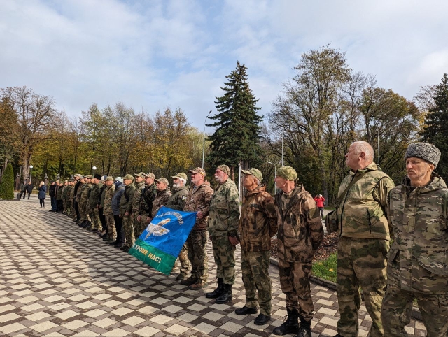 <i>Ессентуки встретили вернувшийся с СВО отряд добровольцев «Ставрополье»</i>