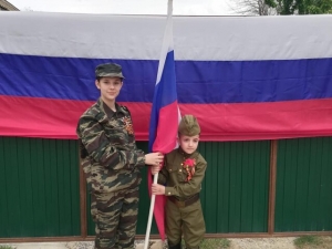 Тысячи российских триколоров украсили ставропольские города и села