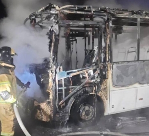 В Северной Осетии сгорел пустой пассажирский автобус из-за неисправной электропроводки