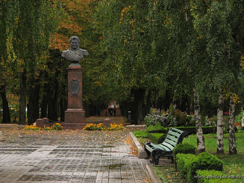 Ставрополь осень. Бульвар Ермолова Ставрополь. Ермоловский бульвар г. Ставрополь. Бульвар Генерала Ермолова Ставрополь. Природа города Ставрополя.