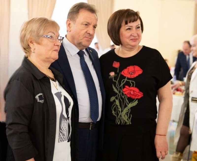 Иван Ульянченко поздравил женщин Ставрополя с 8 марта