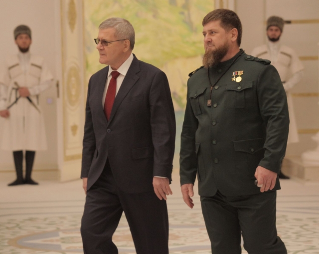 <i>Юрий Чайка поздравил Рамзана Кадырова с вступлением в должность главы Чечни</i>