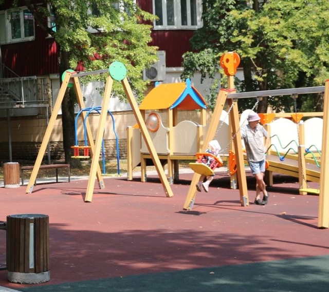 <i>В Ставрополе обновят оборудование на 11 детских и спортивных площадках</i>