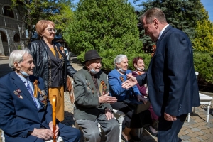 В День пожилых людей мэр Ставрополя пожелал здоровья представителям старшего поколения