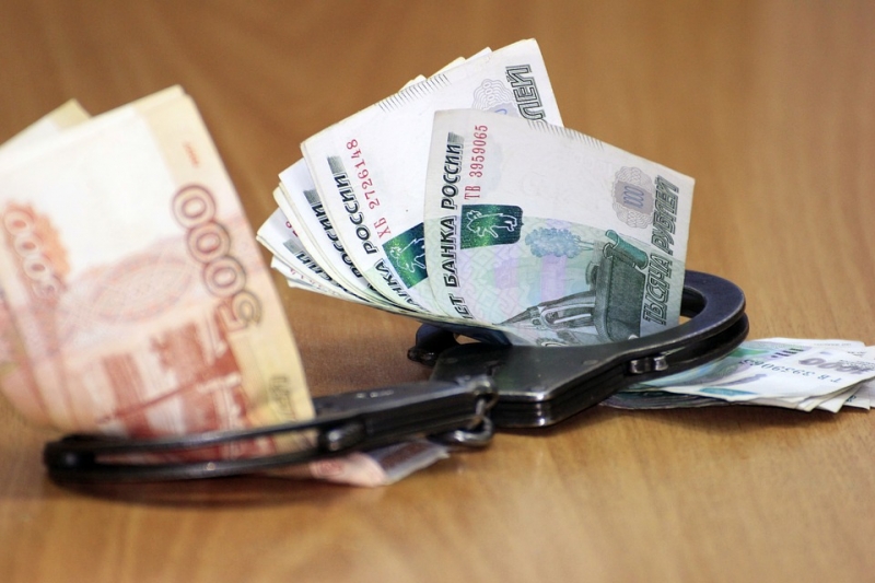 Аферистка присвоила 300 тысяч рублей