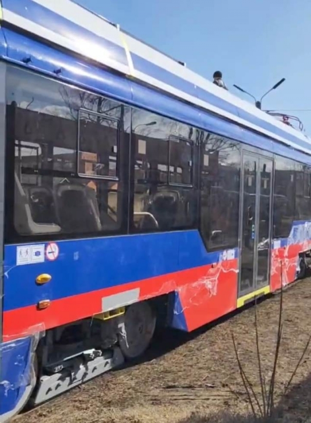 <i>Распаковка нового трамвая во Владикавказе</i>