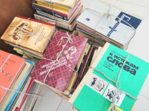 Жители Кисловодска собрали и отправили детям Донбасса 2500 книг