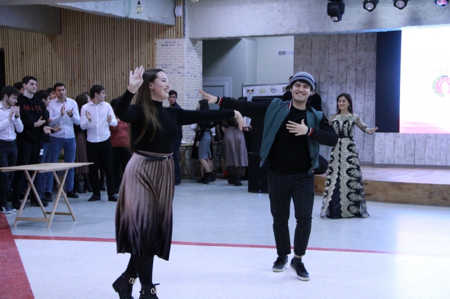 «Абаза хъвмарра» и «Адыгэ джэгу»: в Ставрополе прошел вечер национальных танцев