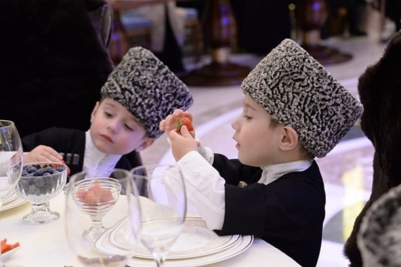 Рамзан Кадыров поделился видео в честь дня рождения своих сыновей
