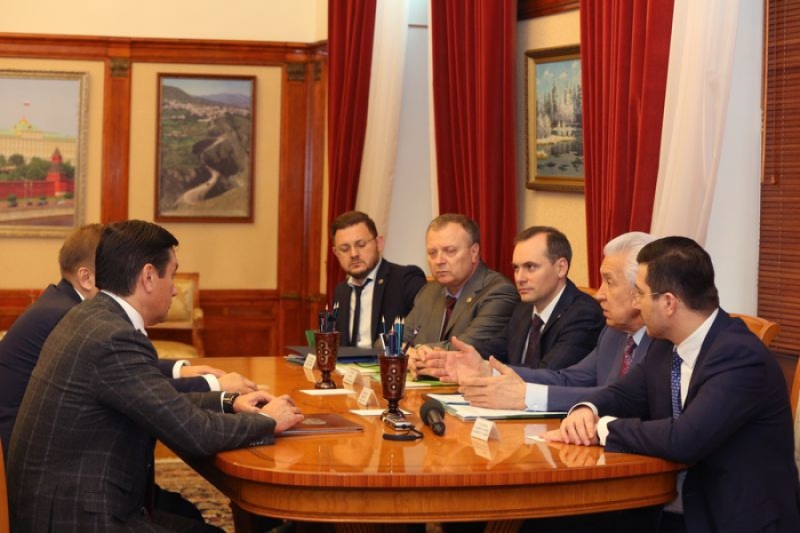 В обсуждении приняли участие председатель правительства РД Артём Здунов и его заместители