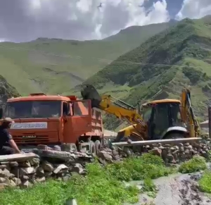 После схода селя в селе Алчуниб Дагестана начались восстановительные работы
