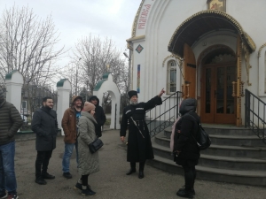 Терские казаки организовали для туроператоров экскурсию по казачьим подворьям Ставрополья