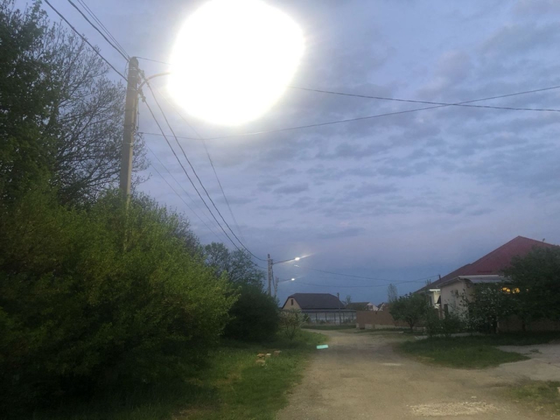 На улице Радужной Ставрополя засияли 33 светодиодных фонаря
