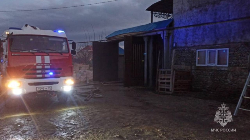В Дагестане пожарные спасли из огня шестерых детей