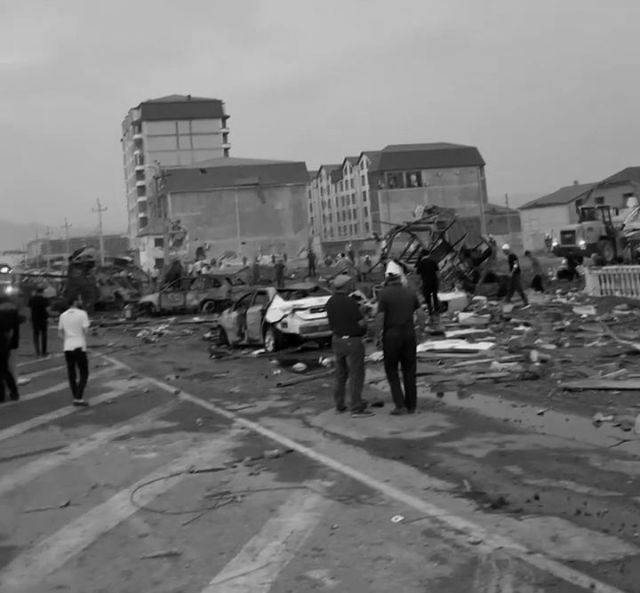 <i>По информации на 12 часов дня, при взрыве на АЗС в Махачкале погибли 35 человек</i>