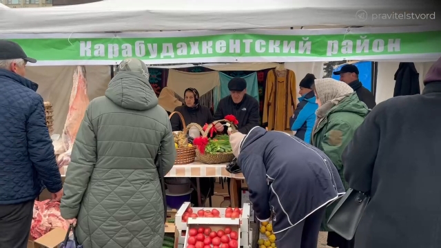 <i>В Махачкале сельхозярмарку посетило более 20 тысяч человек</i>