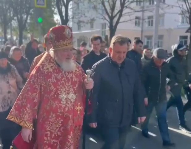 <i>В Ставрополе прошёл традиционный Пасхальный крестный ход. Видео</i>