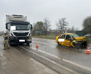 На Ставрополье погиб таксист, спровоцировавший ДТП с фурой Iveco