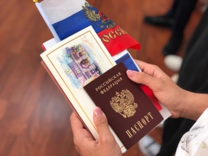 В канун Дня России первые паспорта получили юные ставропольцы