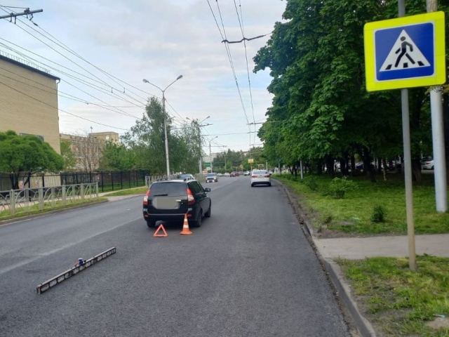 <i>Невнимательный водитель сбил в Ставрополе двух пешеходов</i>