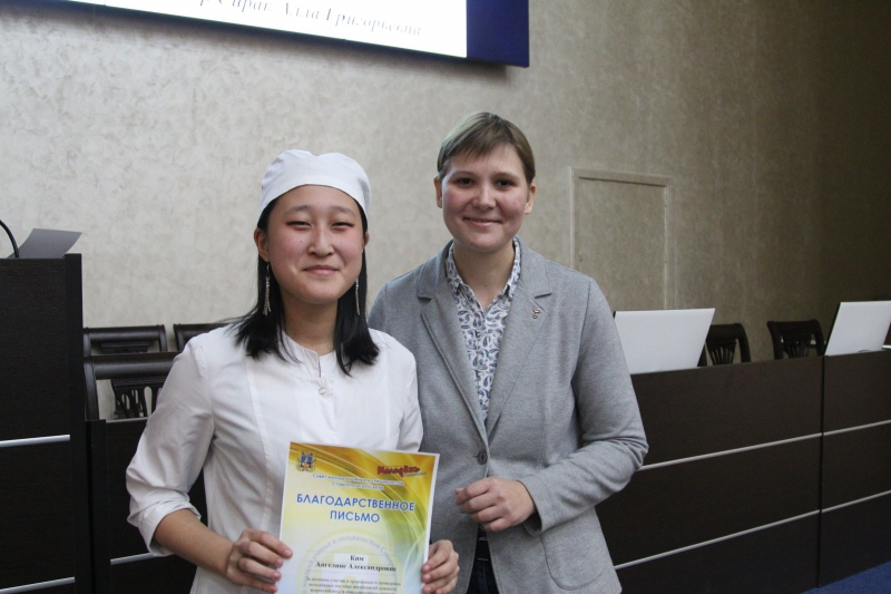 Студентов-медиков в Ставрополе наградили благодарственными письмами