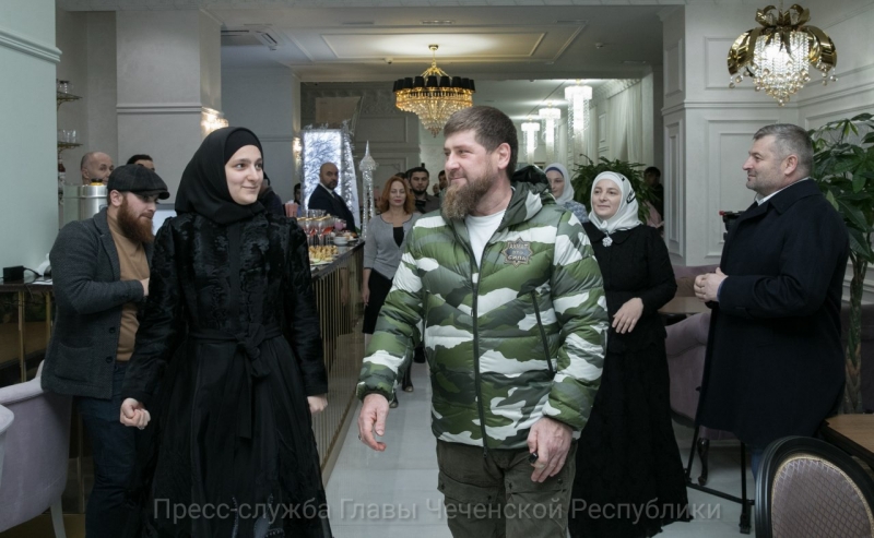 Ранее Айшат Кадырова открыла в Грозном свою кондитерскую с таким же названием 