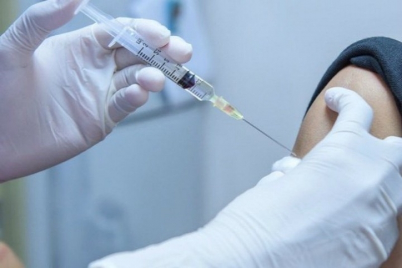 Владимиров: Пропаганду вакцинации нужно усилить личными примерами