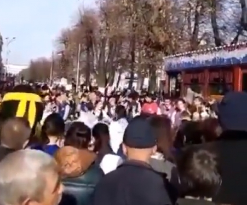 Во Владикавказе горожане приняли «Мандариновый трамвай» за резиновый