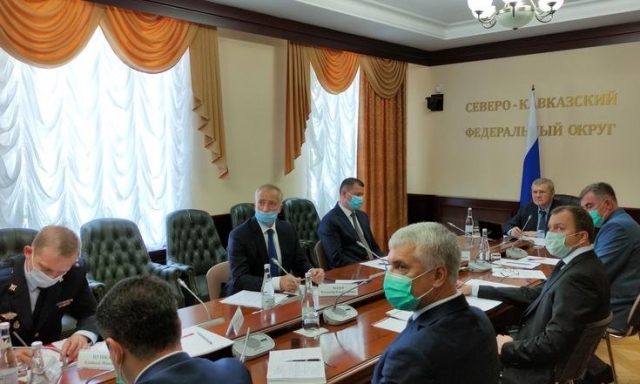 <i>Юрий Чайка провел заседание Совета при представителе Президента России в СКФО</i>