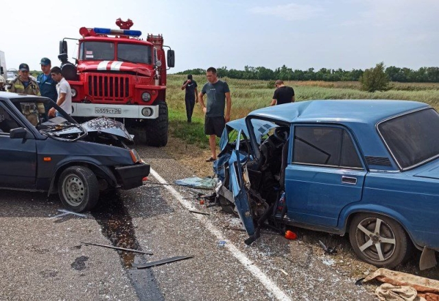 <i>Начинающий водитель спровоцировал лобовое ДТП с 3 пострадавшими в Труновском округе</i>