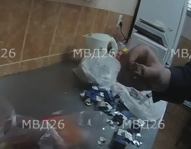 <i>Это не булочки с маком: На Ставрополье рецидивист пытался передать другу в ИВС конфеты с гашишем</i>