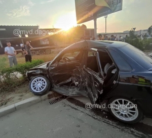 При столкновении двух автомобилей «ВАЗ» в Каспийске погиб местный житель