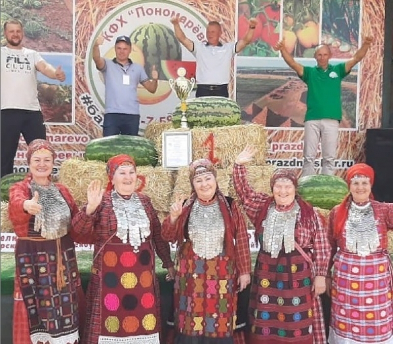 "Бурановские бабушки" порадовали гостей агробаттла своими песнями