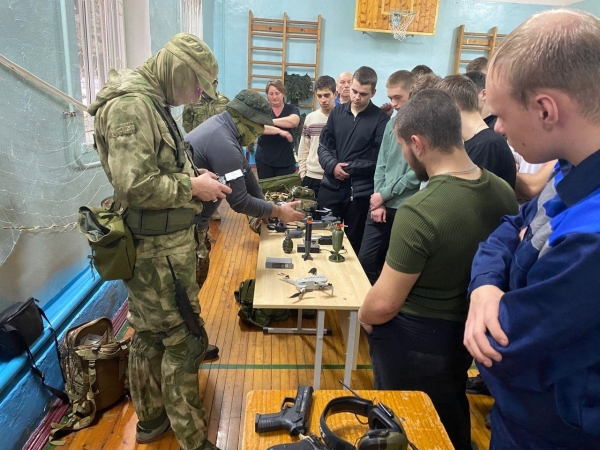 Казаки Павловского районного общества проводят встречи с молодежью, направленные на патриотическое воспитание