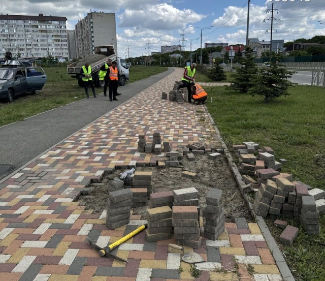 <i>В Ставрополе дорожники начали ремонт 600-метрового участка улицы Ленина</i>