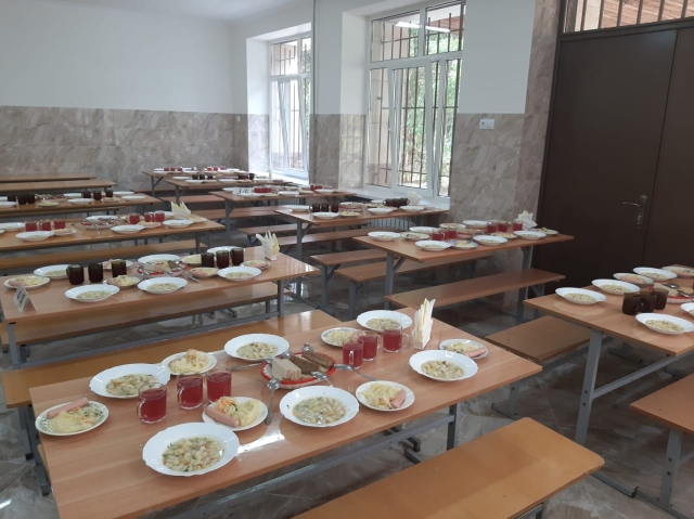 <i>В Северной Осетии качество питания в школах проконтролируют родительские комитеты</i>