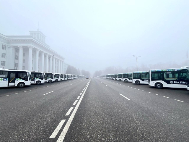 <i>В Нальчике передали 44 новых автобуса работникам транспортной отрасли</i>