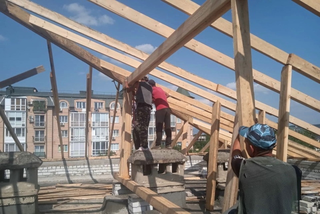 <i>Определен подрядчик работ по капремонту домов в Будённовске, Ессентуках, Арзгире</i>