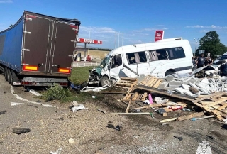 Автобус из Ставрополя попал в жесткое ДТП в Армавире, известно о двух погибших