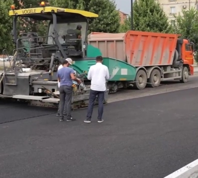 <i>В Шейх-Мансуровском районе Грозного отремонтировали 11 улиц</i>