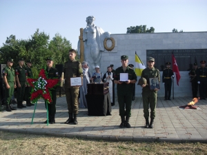 На Ставрополье торжественно захоронили останки красноармейца