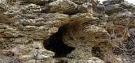 Пещера в скальном карнизе Михалиной горы