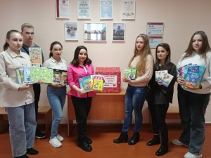 Студенты Ставропольского филиала РАНХиГС подарили детям «Новогодний сюрприз»