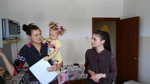 <i>Жительница Железноводска из числа детей-сирот попросила решить её проблемы</i>