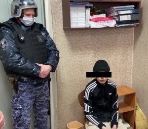 В школе №3 Михайловска задержали подростка с муляжом пистолета и ножом