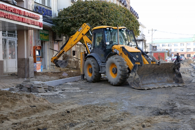 <i>На улице Буйнакского в Махачкале активно идёт реконструкция  </i>