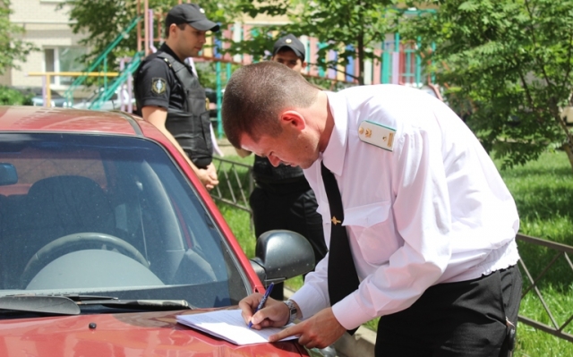 <i>Арест автомобиля у неплательщика алиментов на Ставрополье</i>
